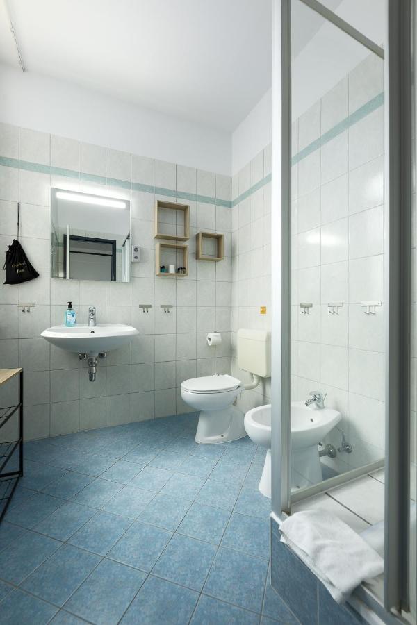 Guesthouse Lugano Apartments By Lr ภายนอก รูปภาพ